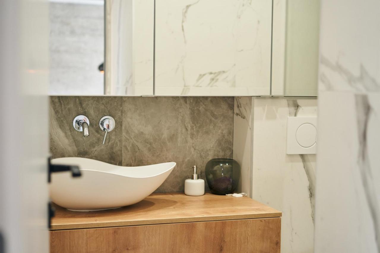 Ultracentral Two Rooms Apartment In บูคาเรสต์ ภายนอก รูปภาพ