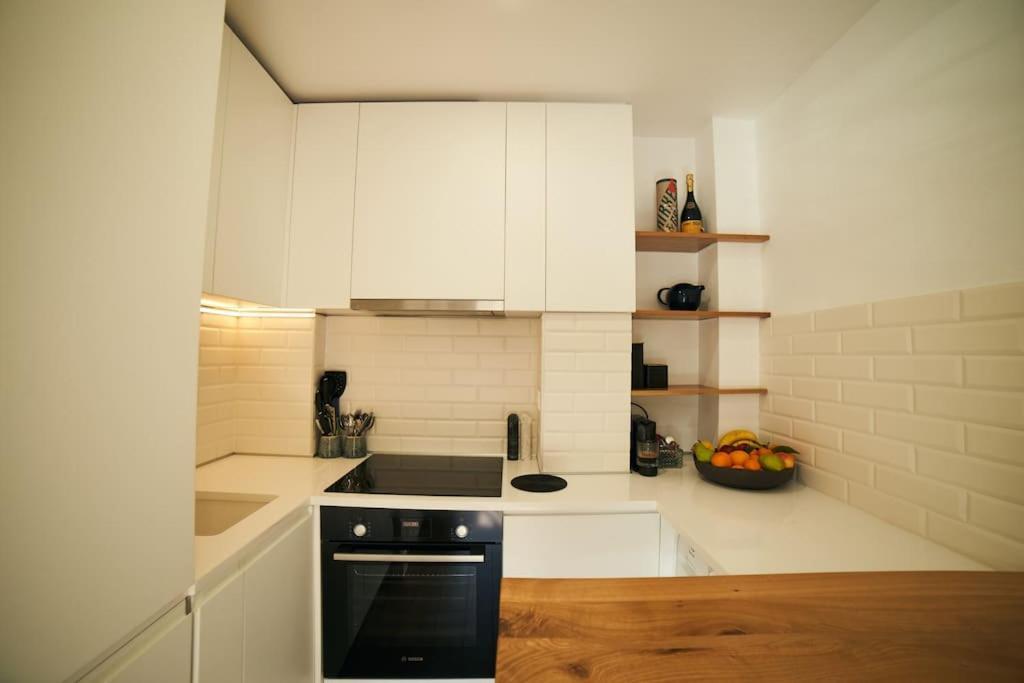 Ultracentral Two Rooms Apartment In บูคาเรสต์ ภายนอก รูปภาพ